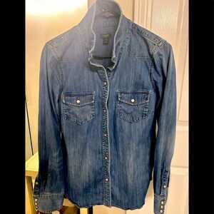 JCrew Weatern denim shirt, slim fit, size M
